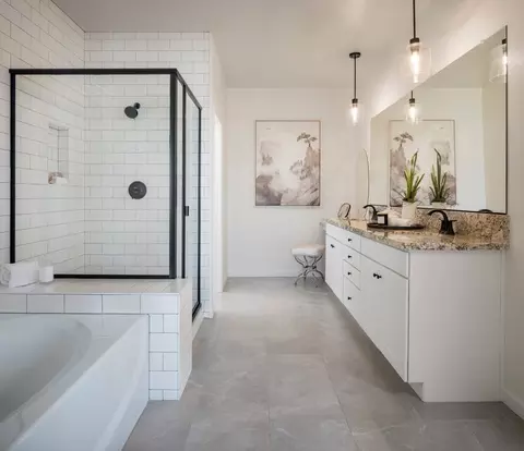 Bath - 1816 Brehler Ave, Sanger, CA 93657 photo 5 of 5