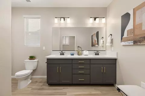 Bath - 1816 Brehler Ave, Sanger, CA 93657 photo 1 of 5