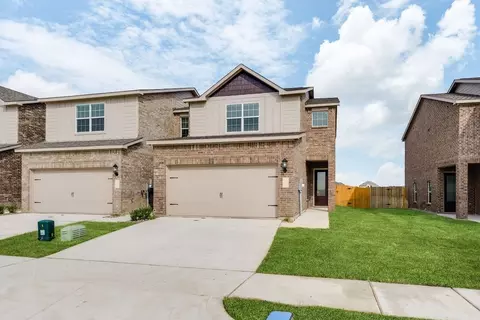 Exterior - 766 Carson Ln, Pilot Point, TX 76258 photo 2 of 6