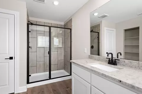 Bath - 766 Carson Ln, Pilot Point, TX 76258 photo 1 of 3