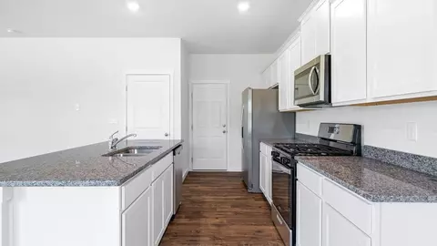 Kitchen - 7372 Bendire Loop, Hixson, TN 37343 photo 2 of 4