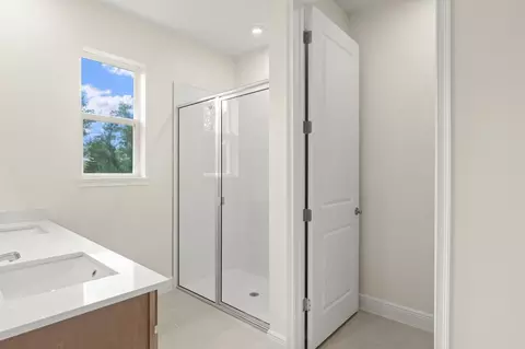 Bath - 5038 125th Ave E, Parrish, FL 34219 photo 1 of 2