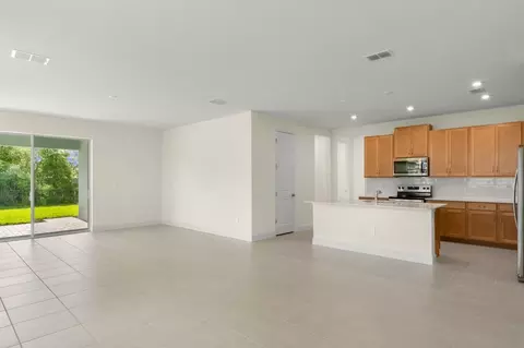 Living - 5038 125th Ave E, Parrish, FL 34219 photo 1 of 3