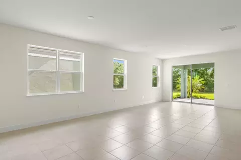 Living - 5038 125th Ave E, Parrish, FL 34219 photo 2 of 3