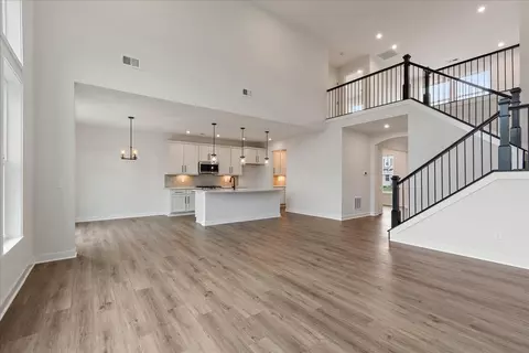 Living - 3921 Circollo Dr, Covington, KY 41017 photo 2 of 10