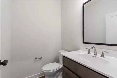 Bath - 3921 Circollo Dr, Covington, KY 41017 photo 3 of 4