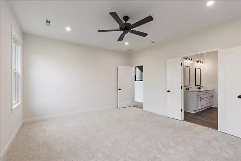Bedroom - 3921 Circollo Dr, Covington, KY 41017 photo 2 of 3