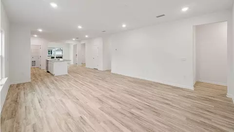 Living - 20 Elderberry St, Freeport, FL 32439 photo 2 of 2