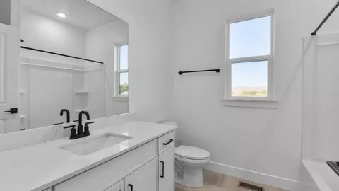 Bath - 718 N 1600 E, Salem, UT 84653 photo 1 of 7