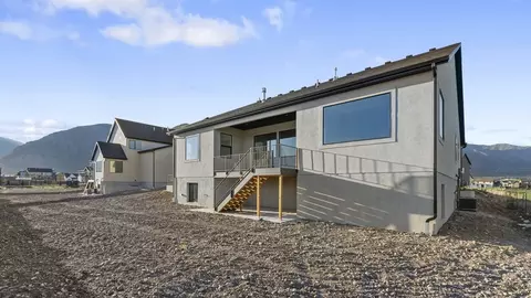 Exterior - 718 N 1600 E, Salem, UT 84653 photo 7 of 17