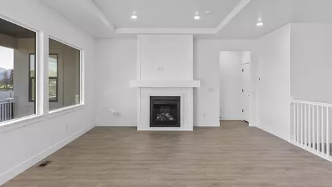 Living - 718 N 1600 E, Salem, UT 84653 photo 4 of 7