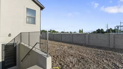 Exterior - 718 N 1600 E, Salem, UT 84653 photo 5 of 17
