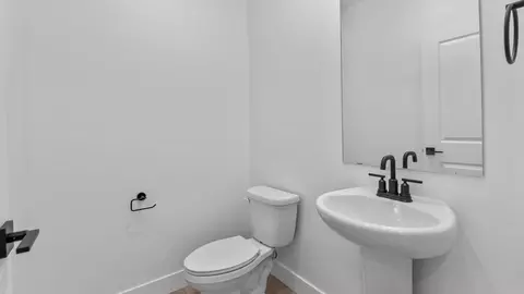 Bath - 718 N 1600 E, Salem, UT 84653 photo 2 of 7