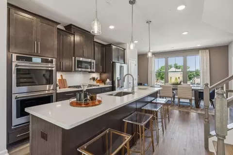 Kitchen - 7047 Gladebrook Rd, Brandywine, MD 20613 photo 2 of 4