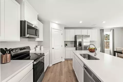 Kitchen - 1005 Merlin St, Durham, NC 27704 photo 6 of 11