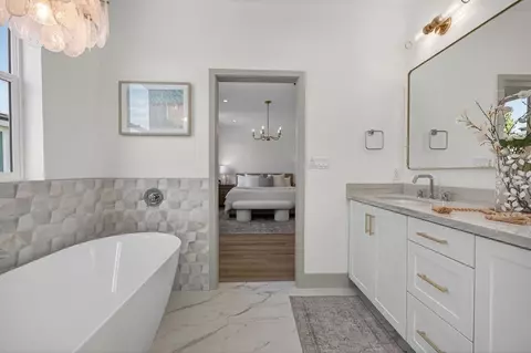 Bath - 15538 Colorado Ave, Paramount, CA 90723 photo 5 of 14
