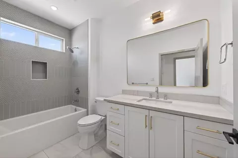 Bath - 15538 Colorado Ave, Paramount, CA 90723 photo 11 of 14