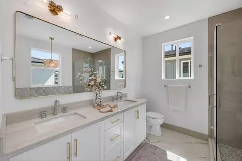 Bath - 15538 Colorado Ave, Paramount, CA 90723 photo 3 of 14