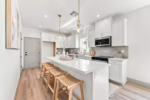 Kitchen - 15540 Colorado Ave, Paramount, CA 90723 photo 2 of 11