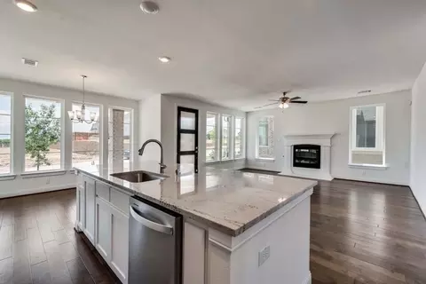 Living - 3533 Ithaca St, Corinth, TX 76208 photo 4 of 7