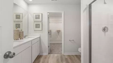 Bath - 2813 Haven Dr, Murfreesboro, TN 37127 photo 2 of 5