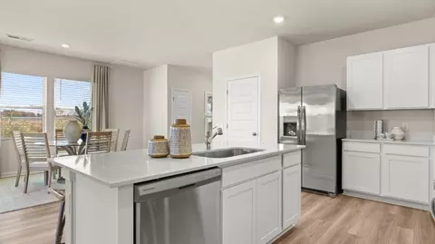 Kitchen - 2813 Haven Dr, Murfreesboro, TN 37127 photo 4 of 6