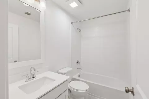 Bath - 36 Silverbell Ave, Berlin, NJ 08009 photo 4 of 5