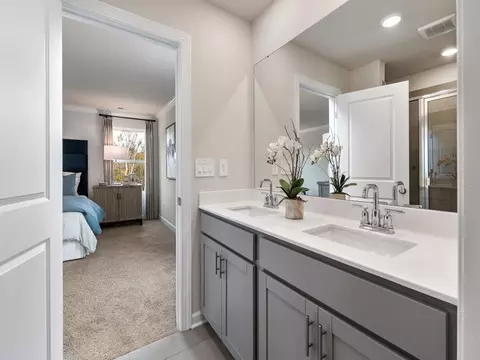 Bath - 6017 Starview Ter, Charlotte, NC 28216 photo 4 of 5