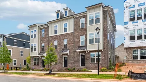 3102 Middle St, Charlotte, NC 28278