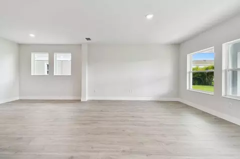 Living - 5346 Wolf Creek Dr, Apollo Beach, FL 33572 photo 3 of 7