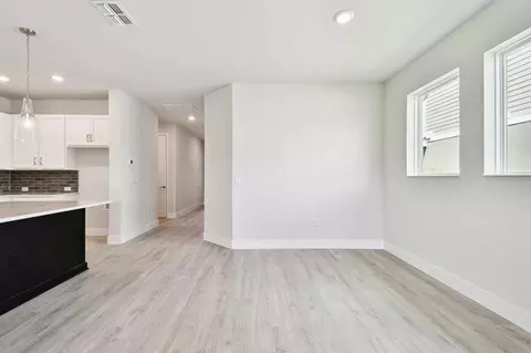 Living - 5346 Wolf Creek Dr, Apollo Beach, FL 33572 photo 1 of 7