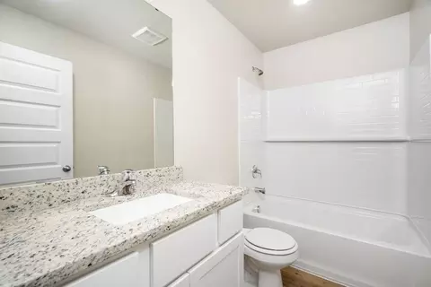 Bath - 709 Ashleigh Dr, Tuttle, OK 73089 photo 1 of 2