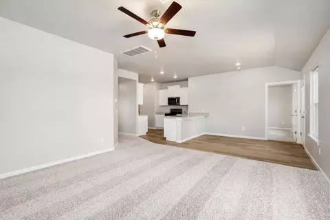 Living - 709 Ashleigh Dr, Tuttle, OK 73089 photo 1 of 1