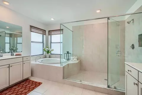 Bath - Rockwood Road, Jupiter, FL 33458 photo 3 of 6