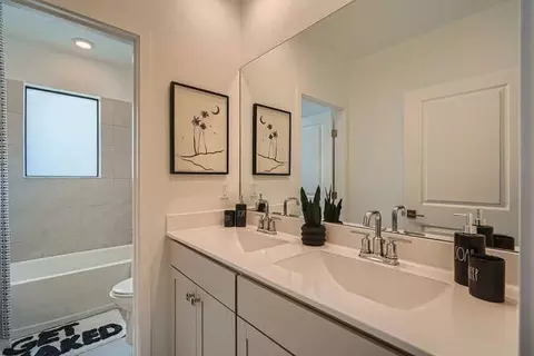 Bath - Rockwood Road, Jupiter, FL 33458 photo 6 of 6
