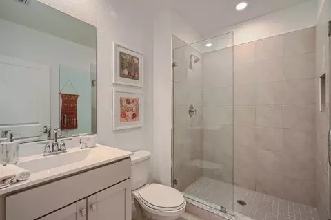 Bath - Rockwood Road, Jupiter, FL 33458 photo 5 of 6