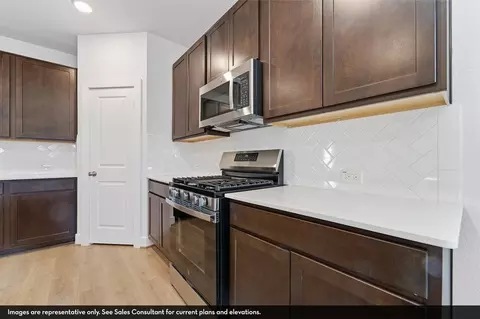 Kitchen - 4011 Colony River Rock Blvd, Pinehurst, TX 77362 photo 4 of 14