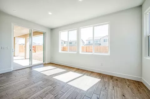 Living - 989 Talus Way S, Madera, CA 93636 photo 8 of 12
