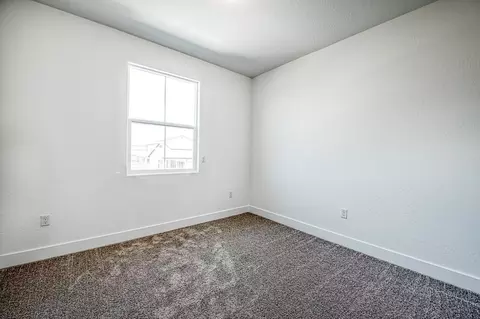 Bedroom - 989 Talus Way S, Madera, CA 93636 photo 5 of 13