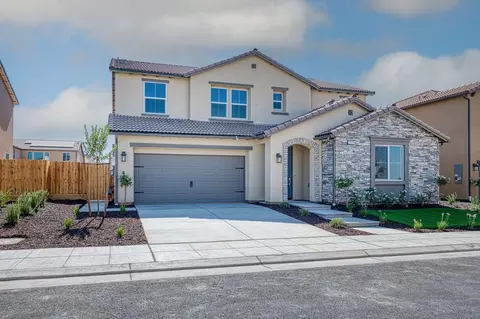 Exterior - 989 Talus Way S, Madera, CA 93636 photo 2 of 15