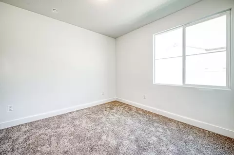 Bedroom - 989 Talus Way S, Madera, CA 93636 photo 1 of 13
