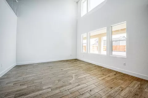 Living - 989 Talus Way S, Madera, CA 93636 photo 6 of 12