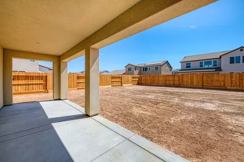 Exterior - 989 Talus Way S, Madera, CA 93636 photo 5 of 15