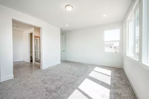 Bedroom - 989 Talus Way S, Madera, CA 93636 photo 9 of 13