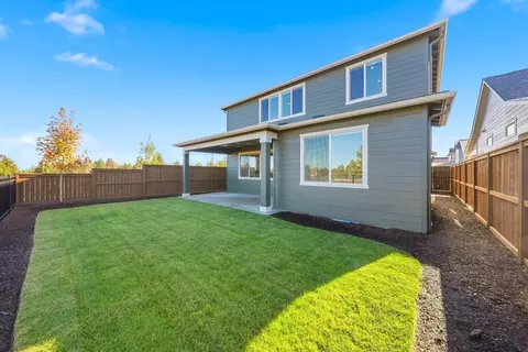 Exterior - 3871 NE Tellus Dr, Bend, OR 97701 photo 2 of 8