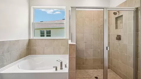 Bath - 4428 SW 69th St, Ocala, FL 34474 photo 2 of 5