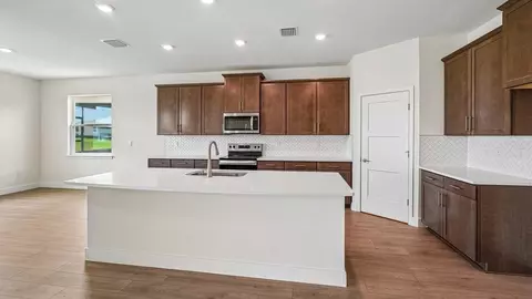Kitchen - 4428 SW 69th St, Ocala, FL 34474 photo 2 of 7