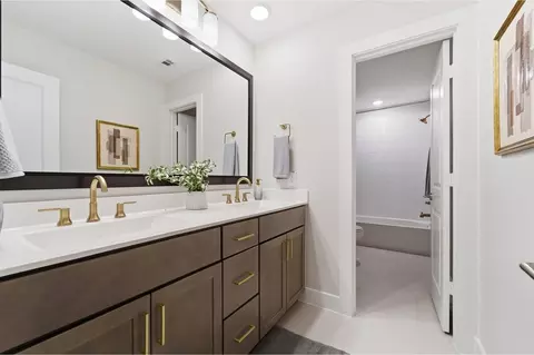 Bath - 7942 Jade Crest Dr, Angleton, TX 77515 photo 12 of 18