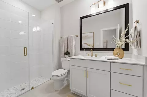 Bath - 7942 Jade Crest Dr, Angleton, TX 77515 photo 10 of 18