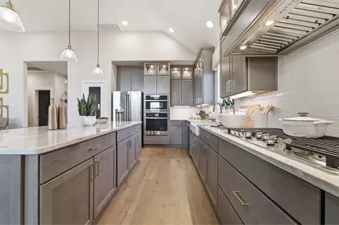 Kitchen - 7942 Jade Crest Dr, Angleton, TX 77515 photo 9 of 15
